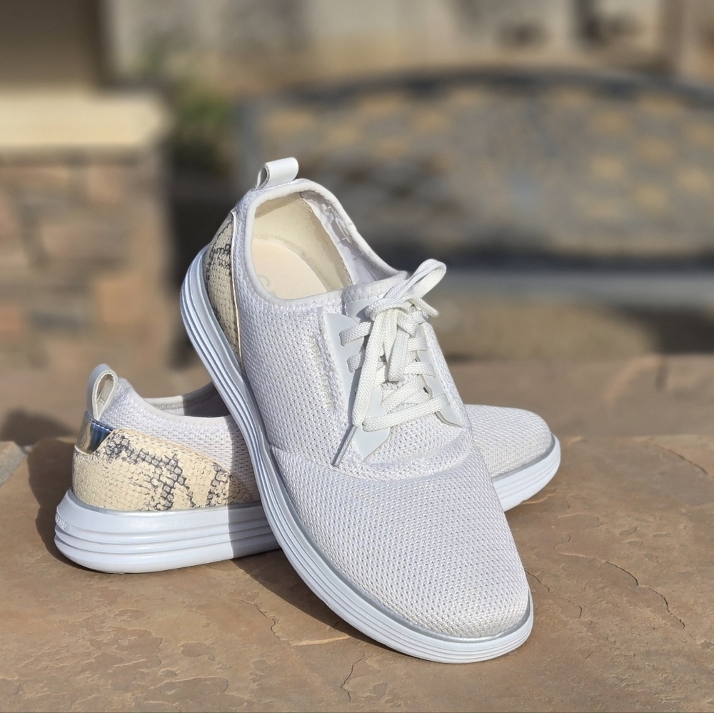 Cole hann grand sport journey sneaker White snakeskin silver size 9 women's - Picture 9 of 13